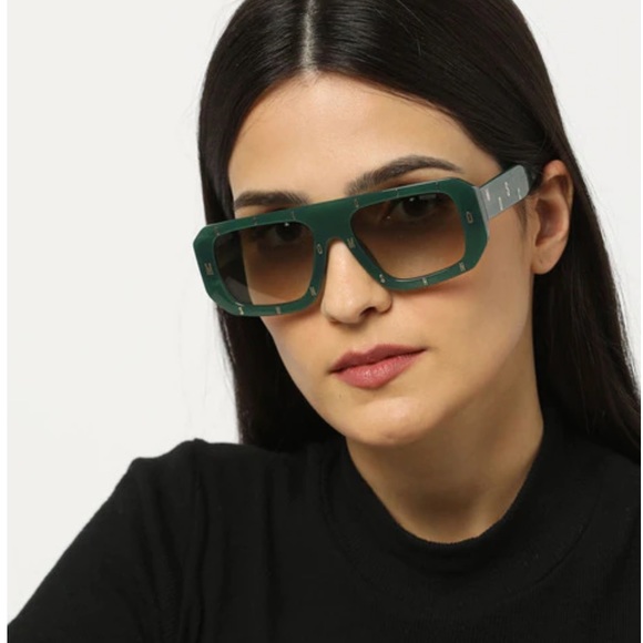 Moschino Sunglasses, New - Picture 3 of 3